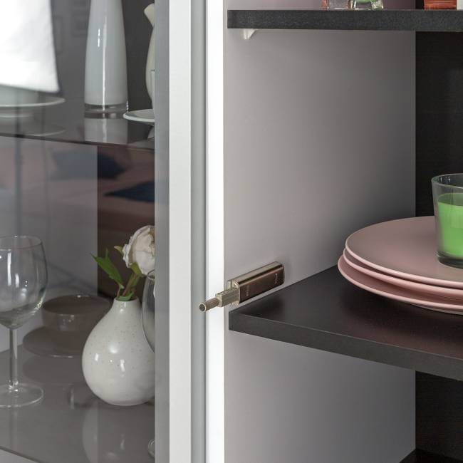 Стенка для гостиной со стеклянными фасадами Сидней № 11 цвет белый/чёрный/фасады МДФ белый глянец