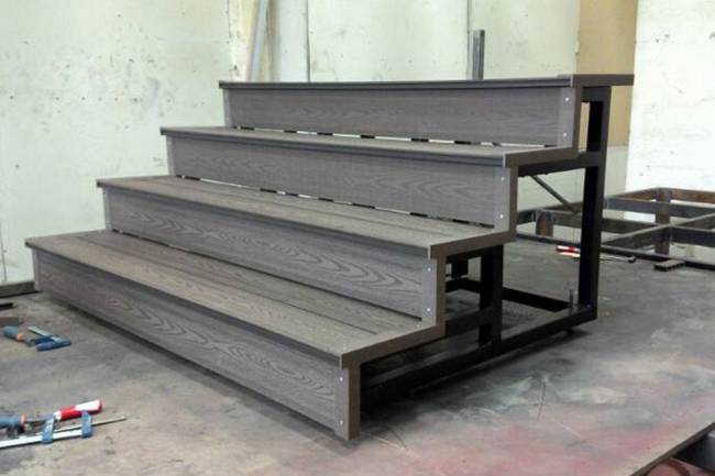 Подступёнок HOLZHOF с тиснением "Кольца дерева", 150*12*4000 мм, венге