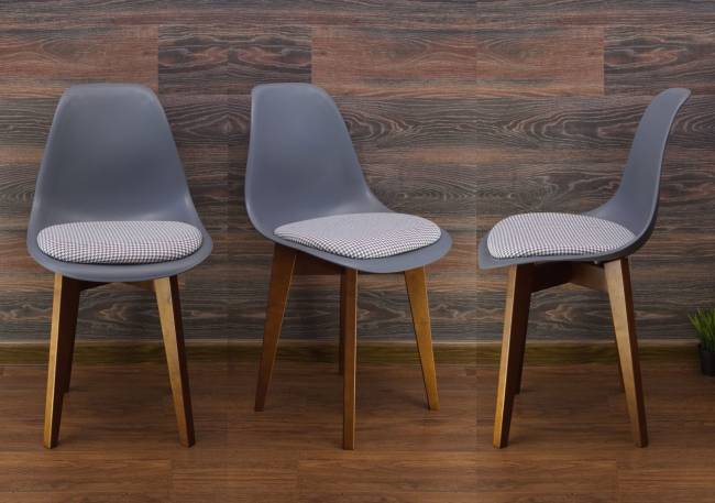 Стол Сканди 120 орех со стульями Сашш орех серый ГЛ Стол Сканди 120 орех со стульями Сашш орех серый ГЛ