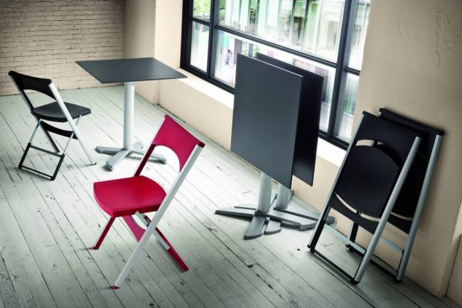 Стул пластиковый складной Compact красный 435х470х775 мм Стул пластиковый складной Compact красный 435х470х775 мм