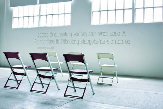 Стул пластиковый складной Compact красный 435х470х775 мм Стул пластиковый складной Compact красный 435х470х775 мм