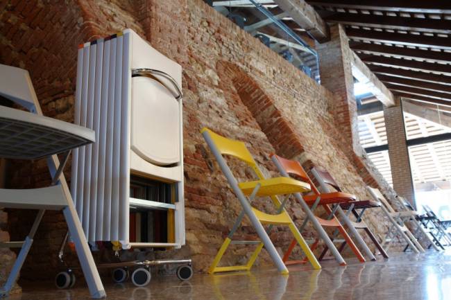 Стул пластиковый складной Compact горчичный 435х470х775 мм