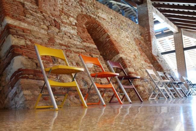 Стул пластиковый складной Compact горчичный 435х470х775 мм