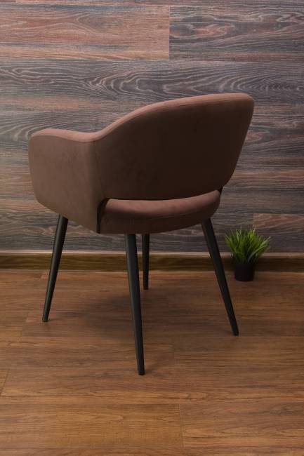 Стол Сканди К 100 орех с креслами Пичч велюр коричневый Стол Сканди К 100 орех с креслами Пичч велюр коричневый