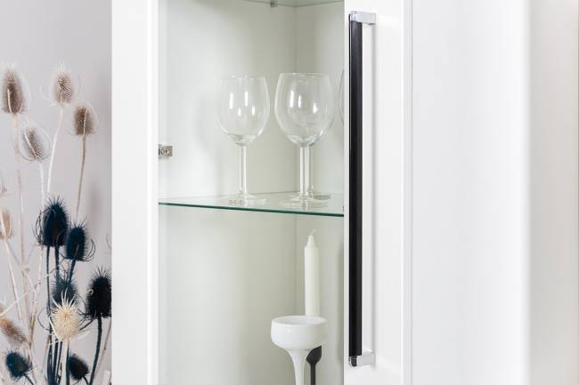 Валенсия два комода-тумбы и сервант три дверки № 123 цвет белый шагрень Валенсия два комода-тумбы и сервант три дверки № 123 цвет белый шагрень