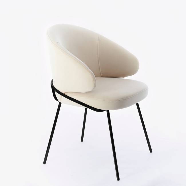 Дизайнерский стул Cosmos бежевый, основание металл черный матовый