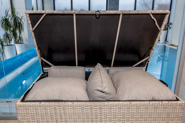 Сундук для хранения KARL 120 c колесиками бежевый