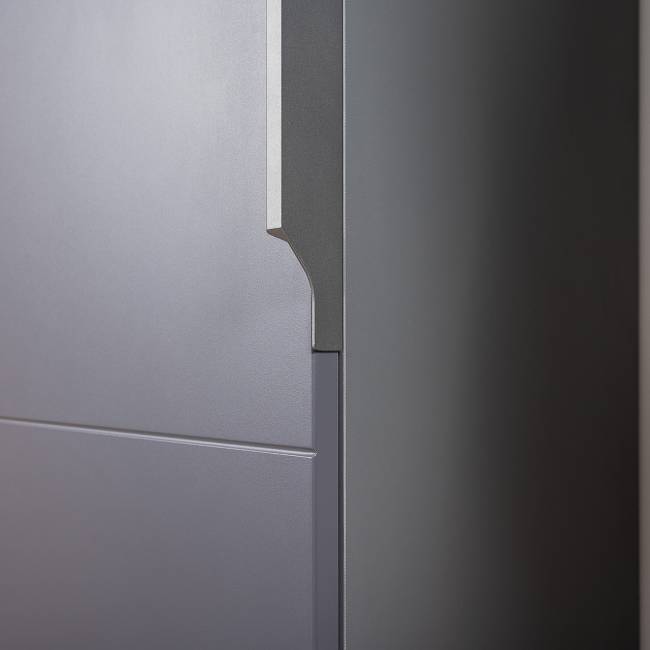 Обувница с пеналом для одежды и двумя вешалками Октава цвет белый шагрень/серый графит/дуб крафт золотой