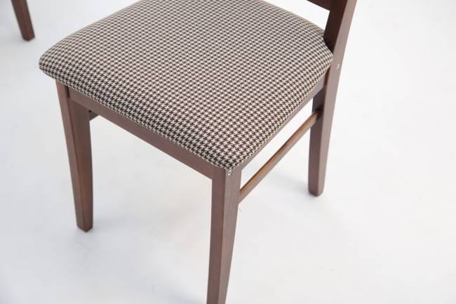 Стул Ингольф ПМ орех/гусиная лапка бежевый Стул Ингольф ПМ орех/гусиная лапка бежевый