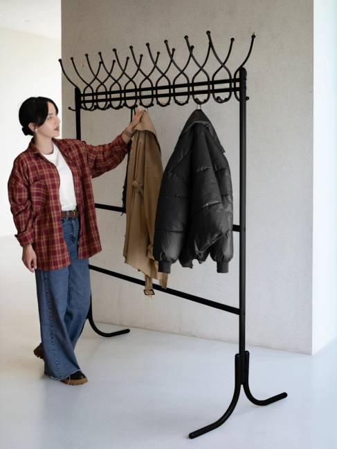 Вешалка напольная М 12 чёрный