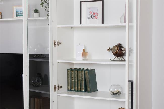 Сервант в гостиную с четырьмя дверками Валенсия цвет белый шагрень Сервант в гостиную с четырьмя дверками Валенсия цвет белый шагрень