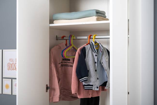 Шкаф для одежды с ящиками Джастин 13.339 цвет белый шагрень/дуб белый эксклюзив