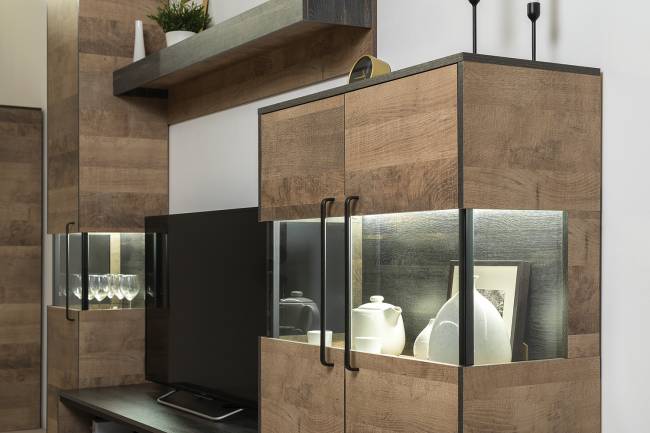 Комод с витриной и подсветкой и комод с ящиками Трувор цвет дуб гранж песочный/интра