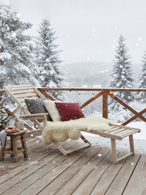 Шезлонг с подлокотниками