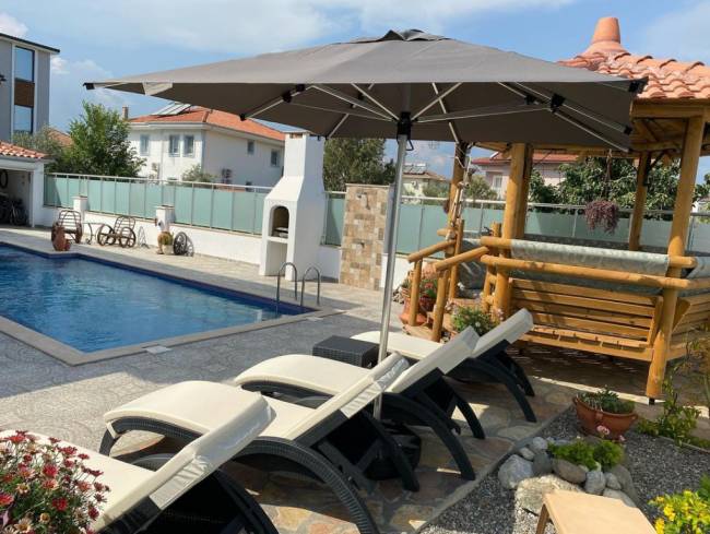 Шезлонг пластиковый с матрасом GS 1009 (Fiji) антрацит, слоновая кость 1870x730x340 мм