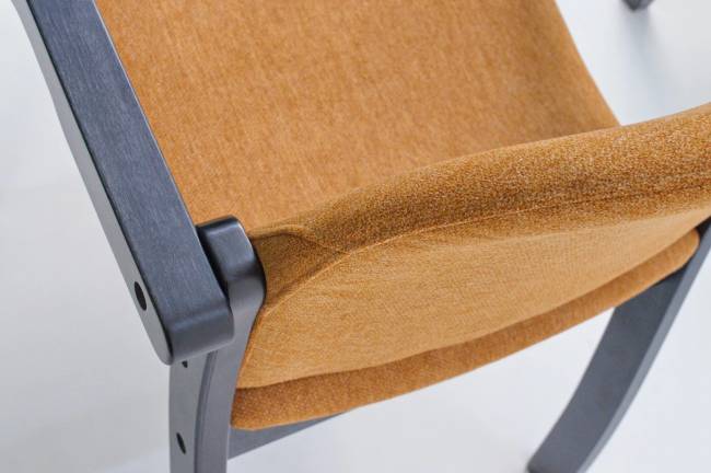 Стул-кресло Джуно 2.0 чёрный/карри